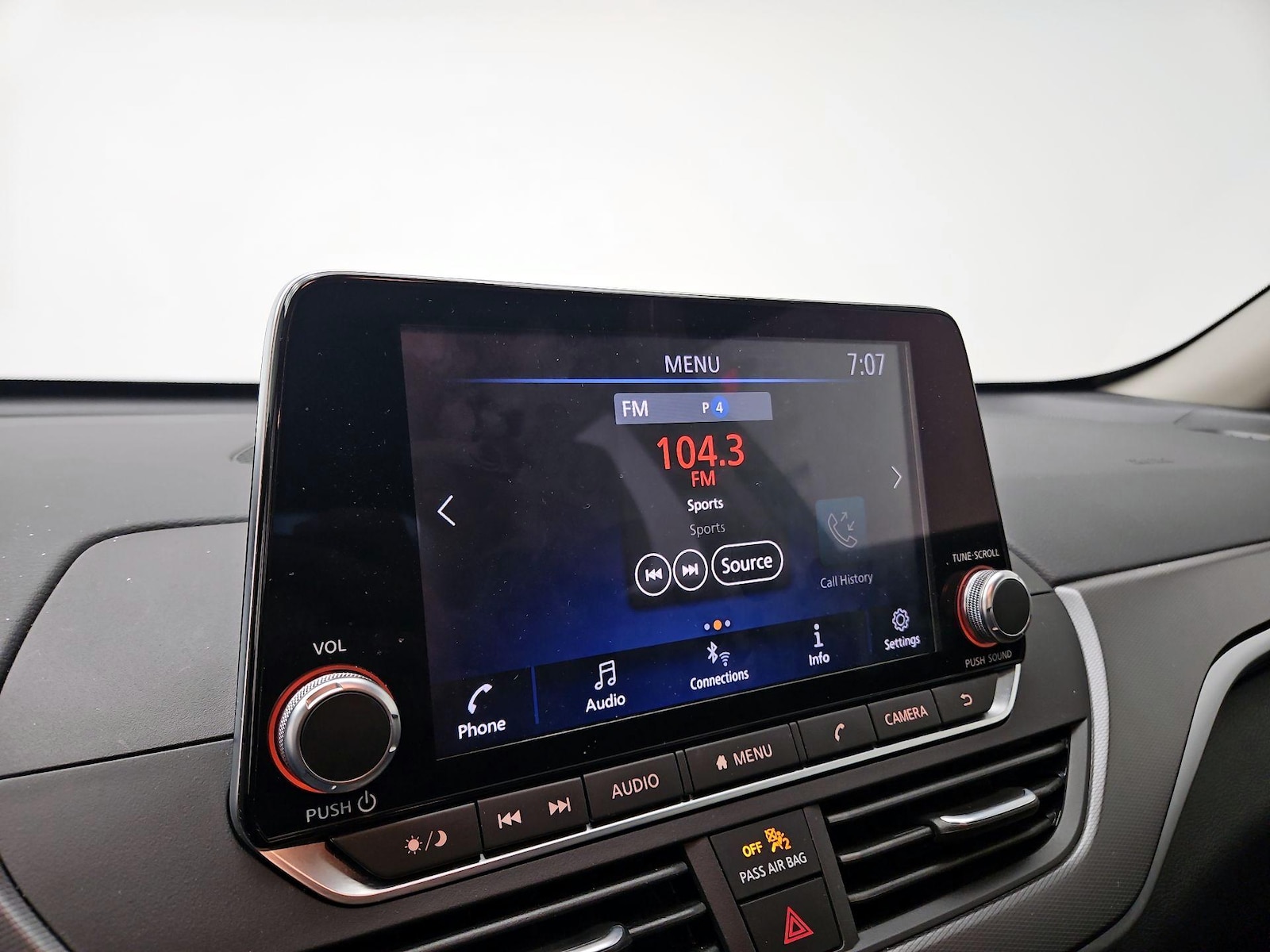 2025 Nissan Altima SR - Photo 16