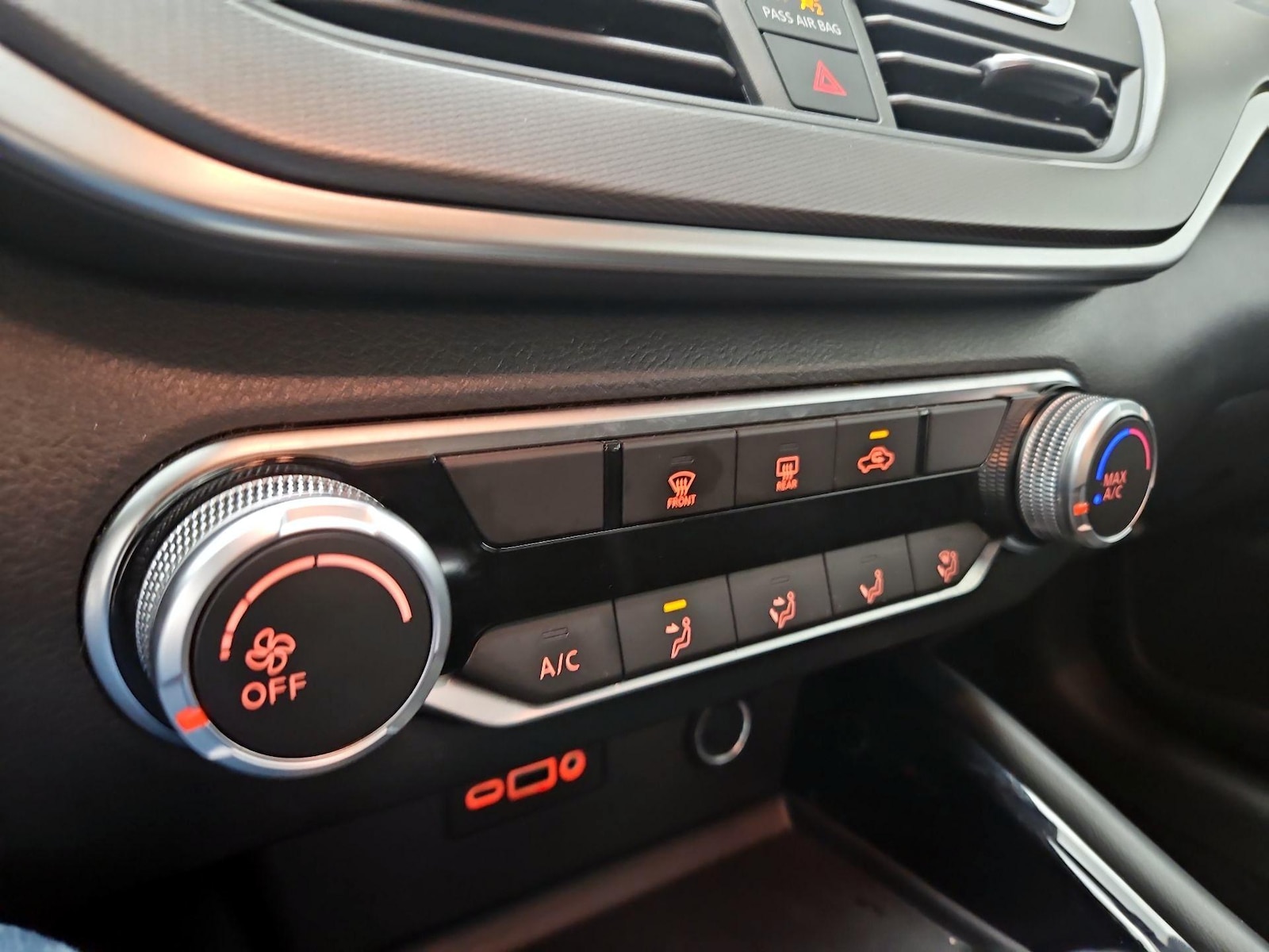 2025 Nissan Altima SR - Photo 17