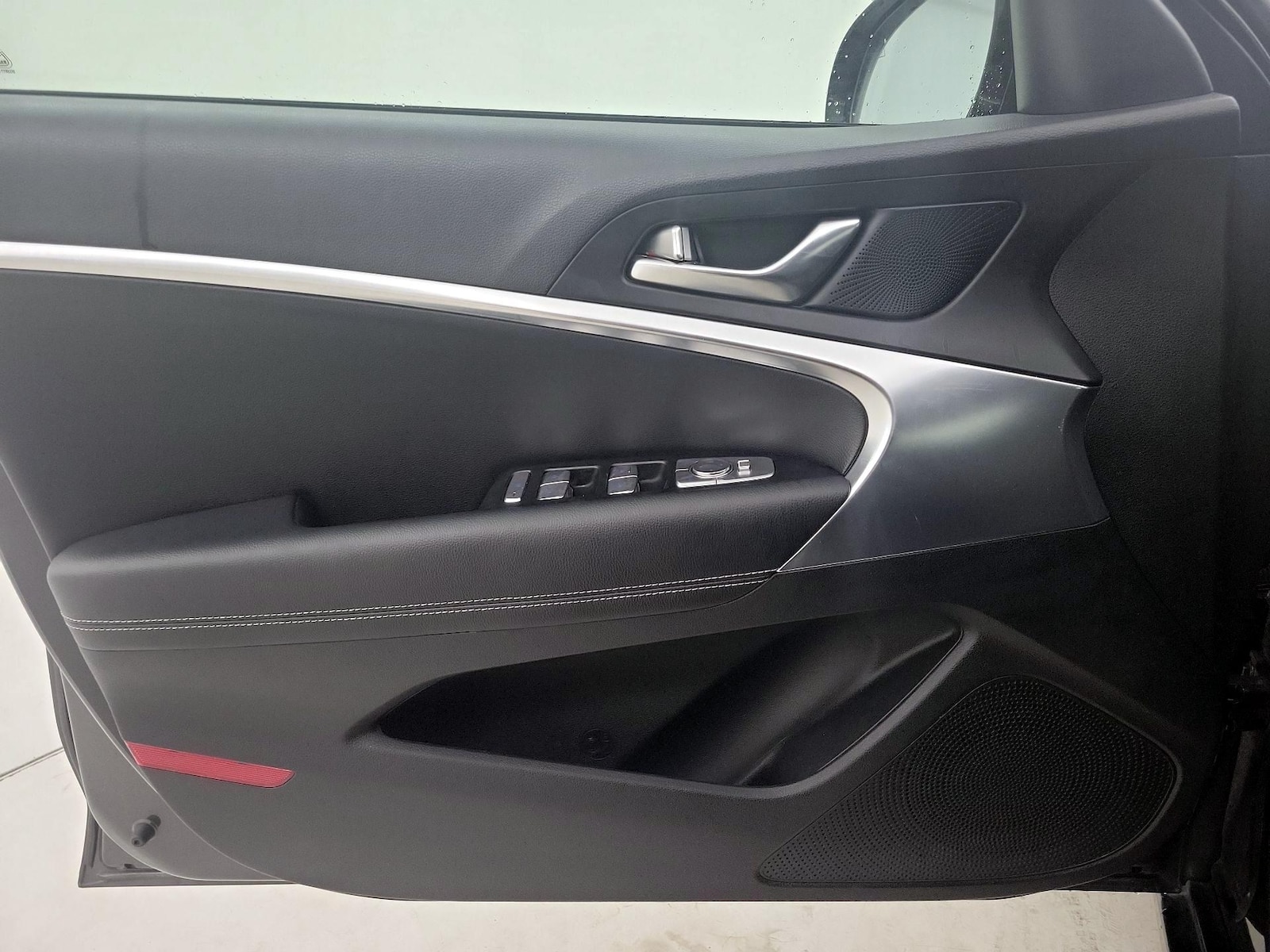 2025 GENESIS G70 Standard - Photo 13