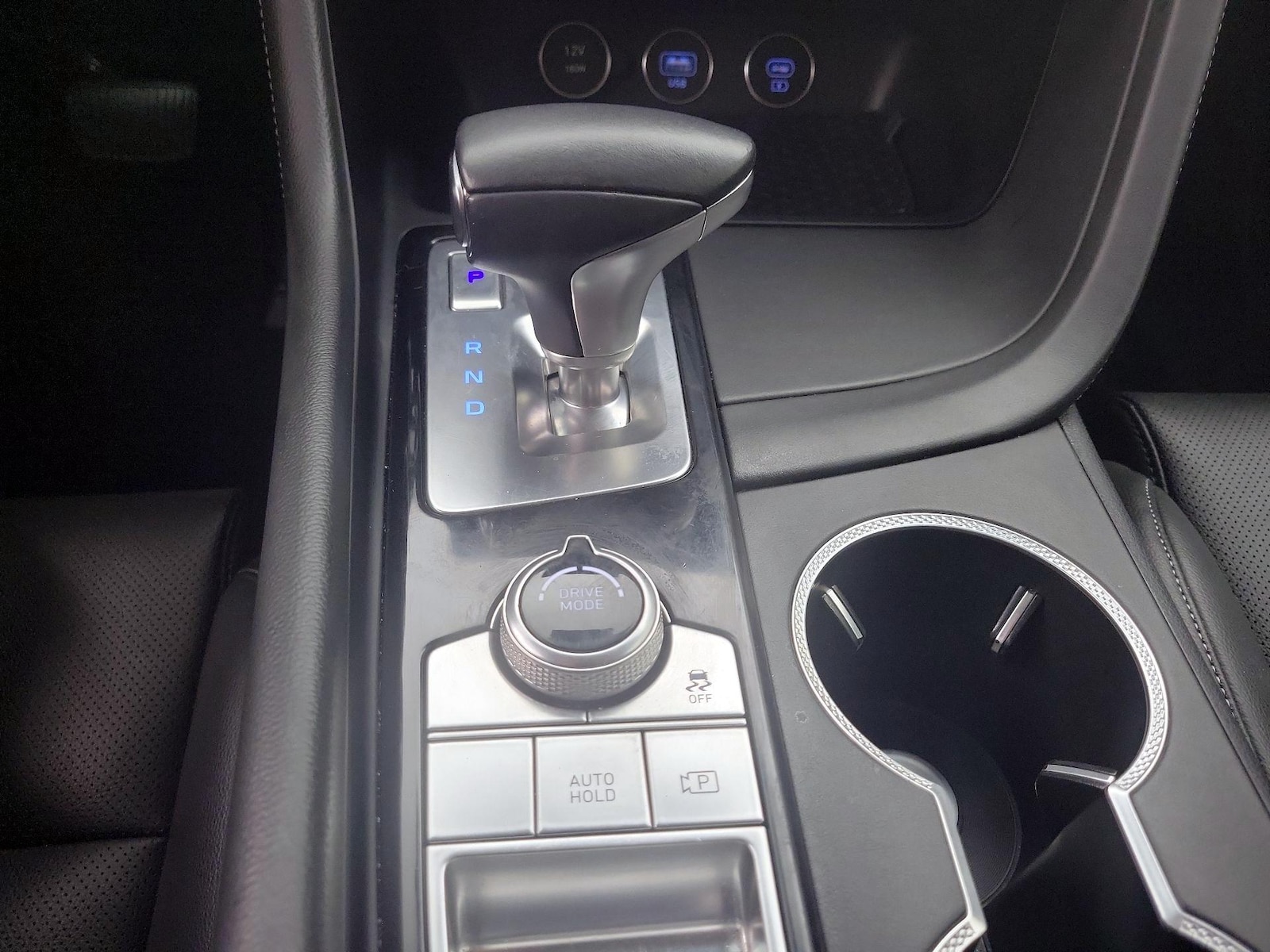2025 GENESIS G70 Standard - Photo 19