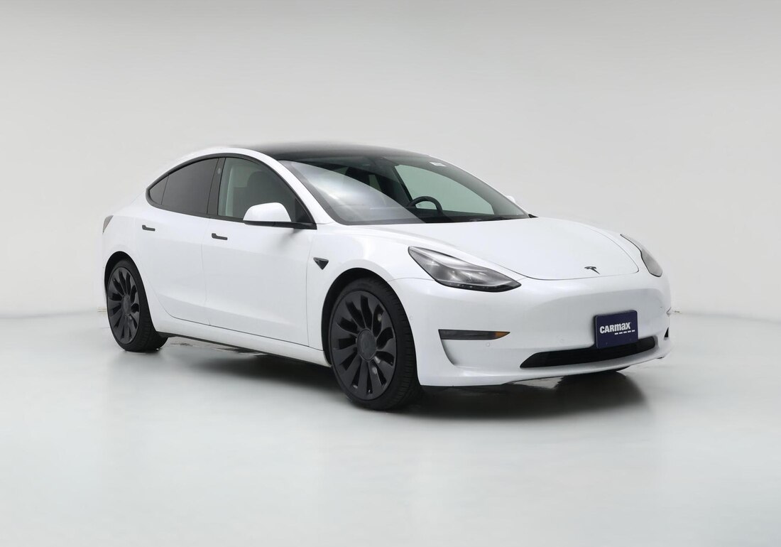 2022 Tesla Model 3 Long Range All-Wheel Drive in White — CarMax photo