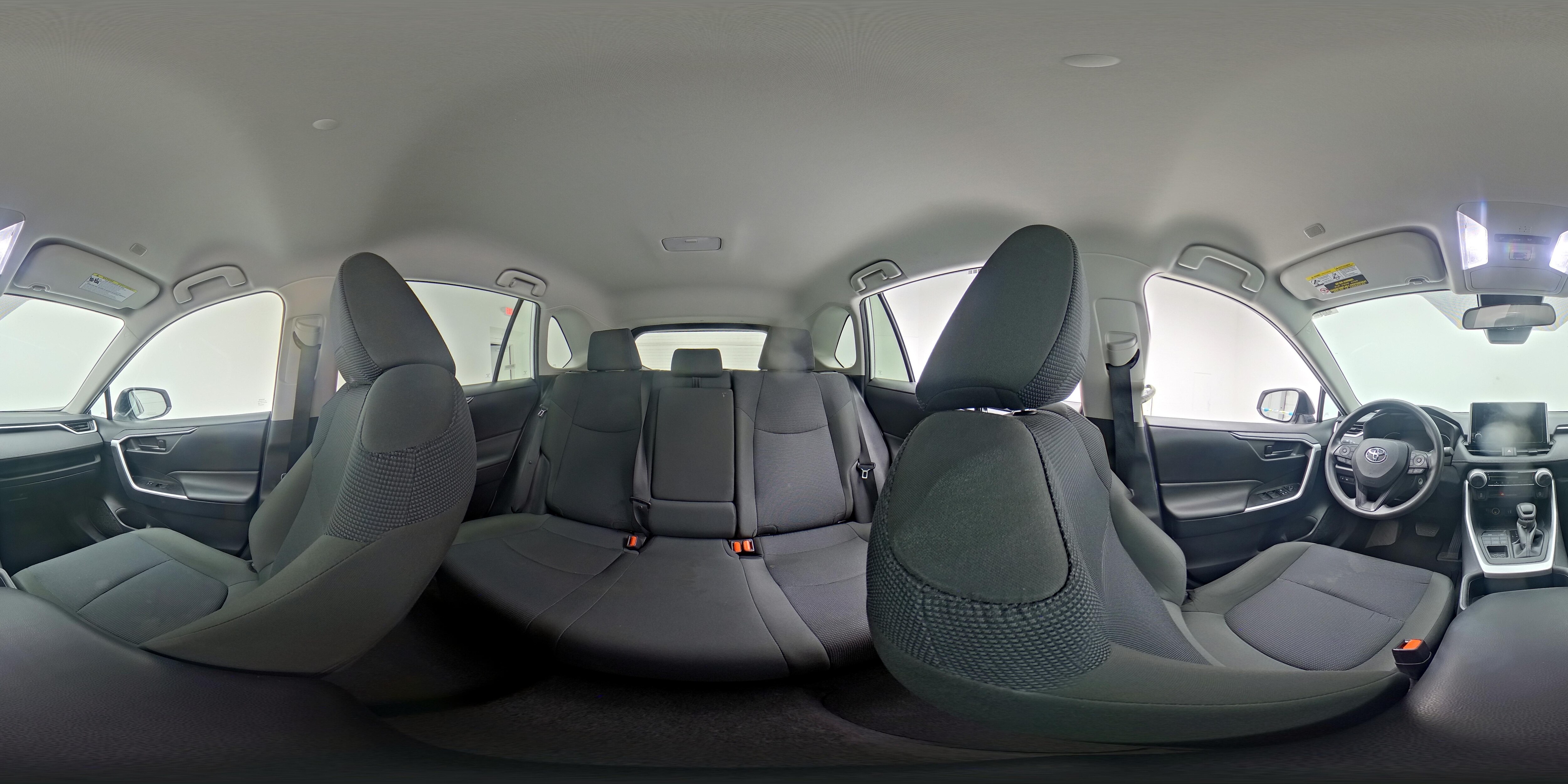 2025 Toyota RAV4 LE - Photo 25