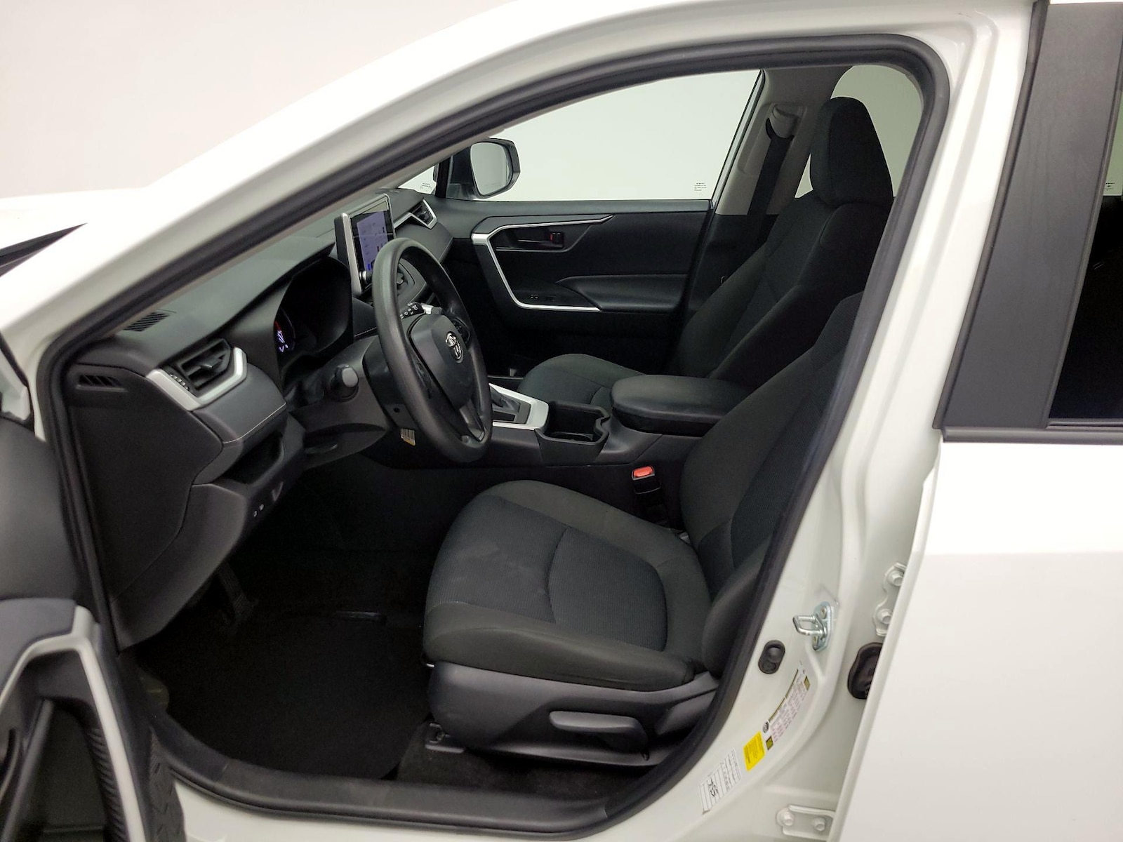 2025 Toyota RAV4 LE - Photo 12