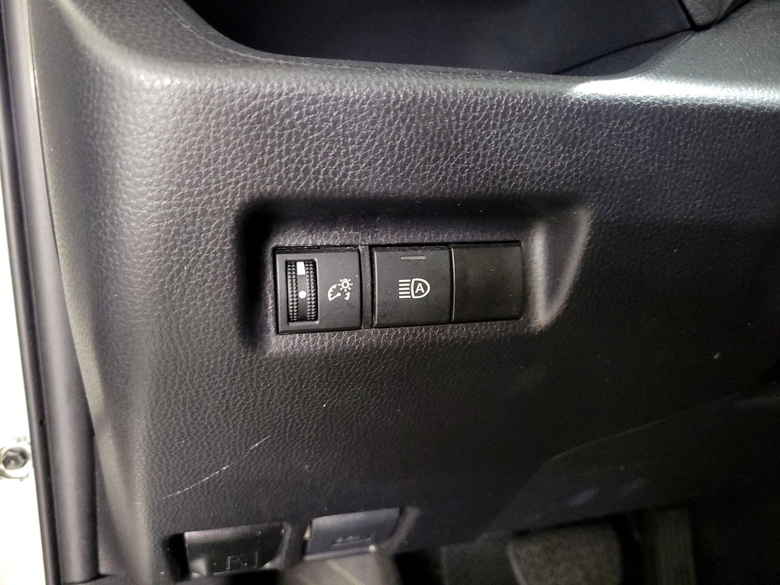 2025 Toyota RAV4 LE - Photo 14