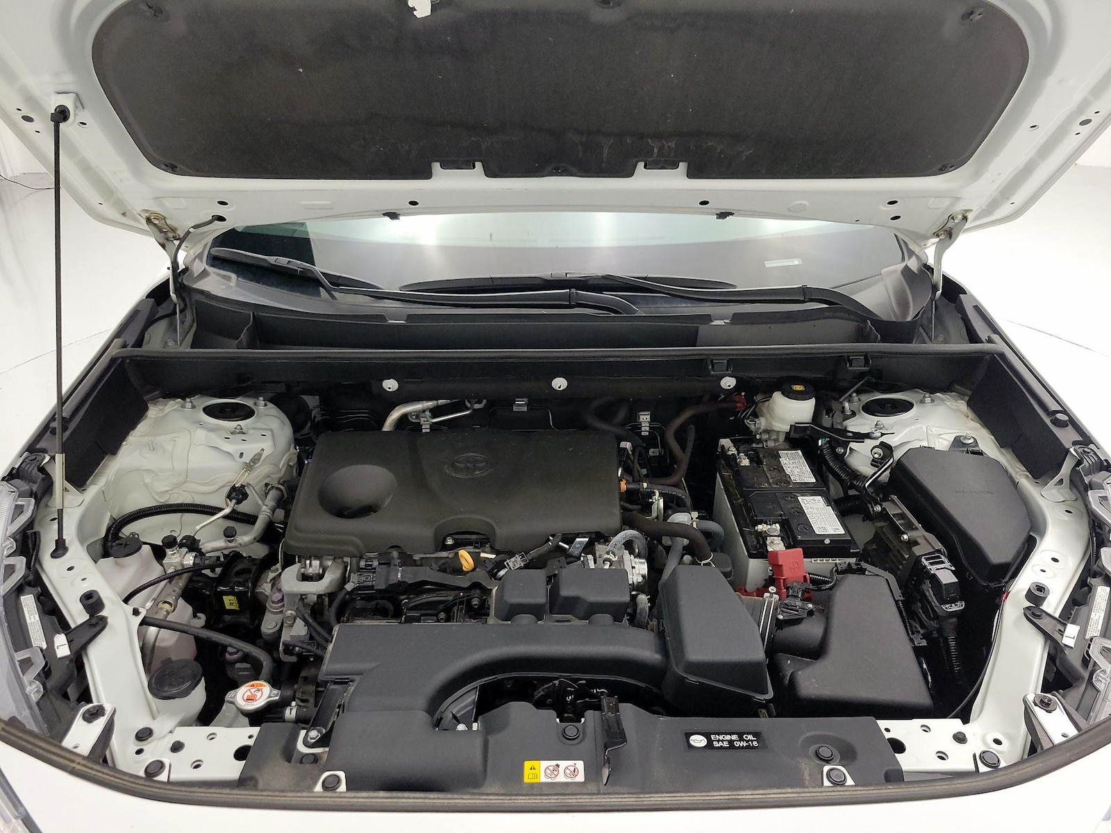 2025 Toyota RAV4 LE - Photo 23