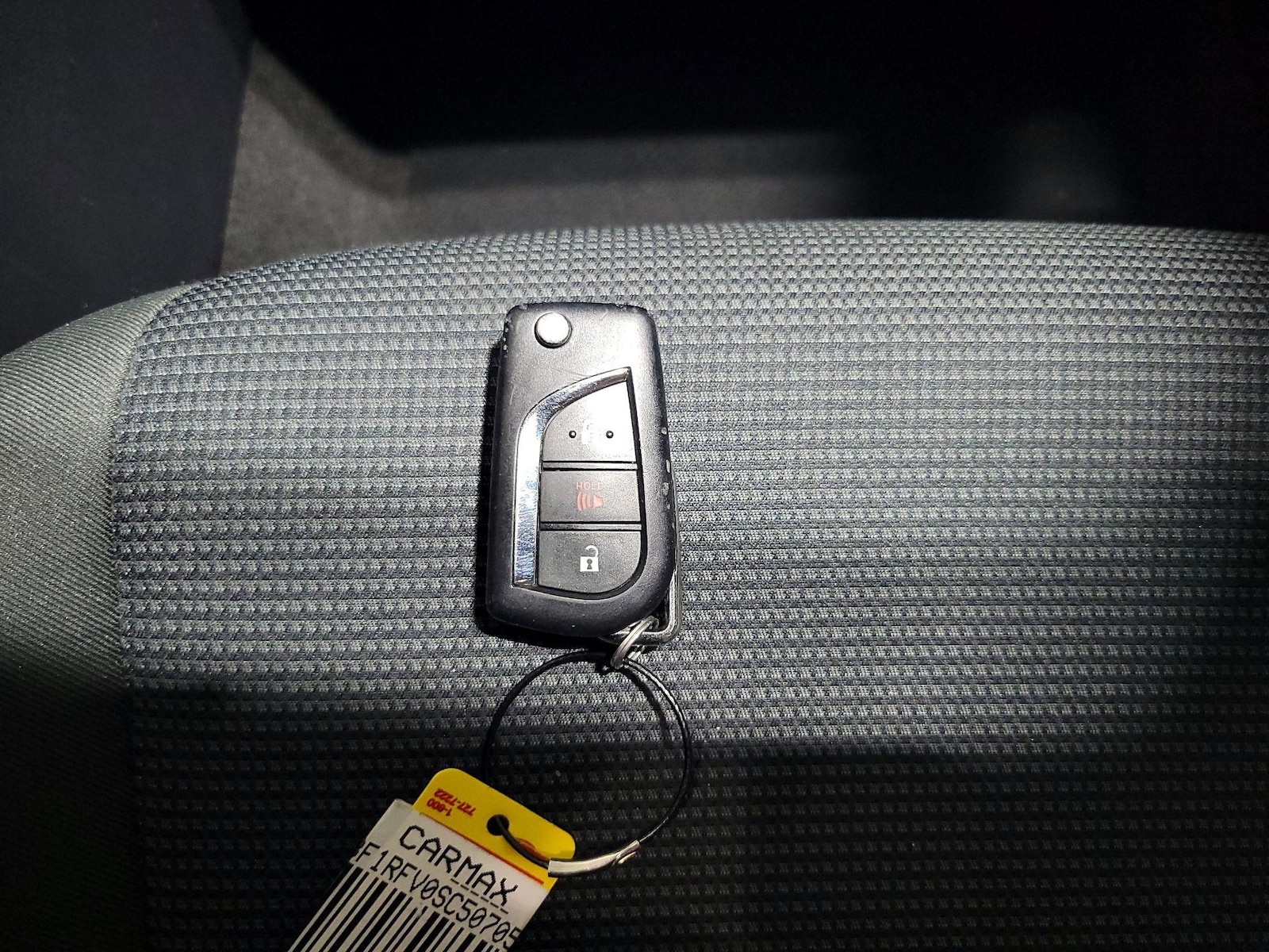 2025 Toyota RAV4 LE - Photo 24
