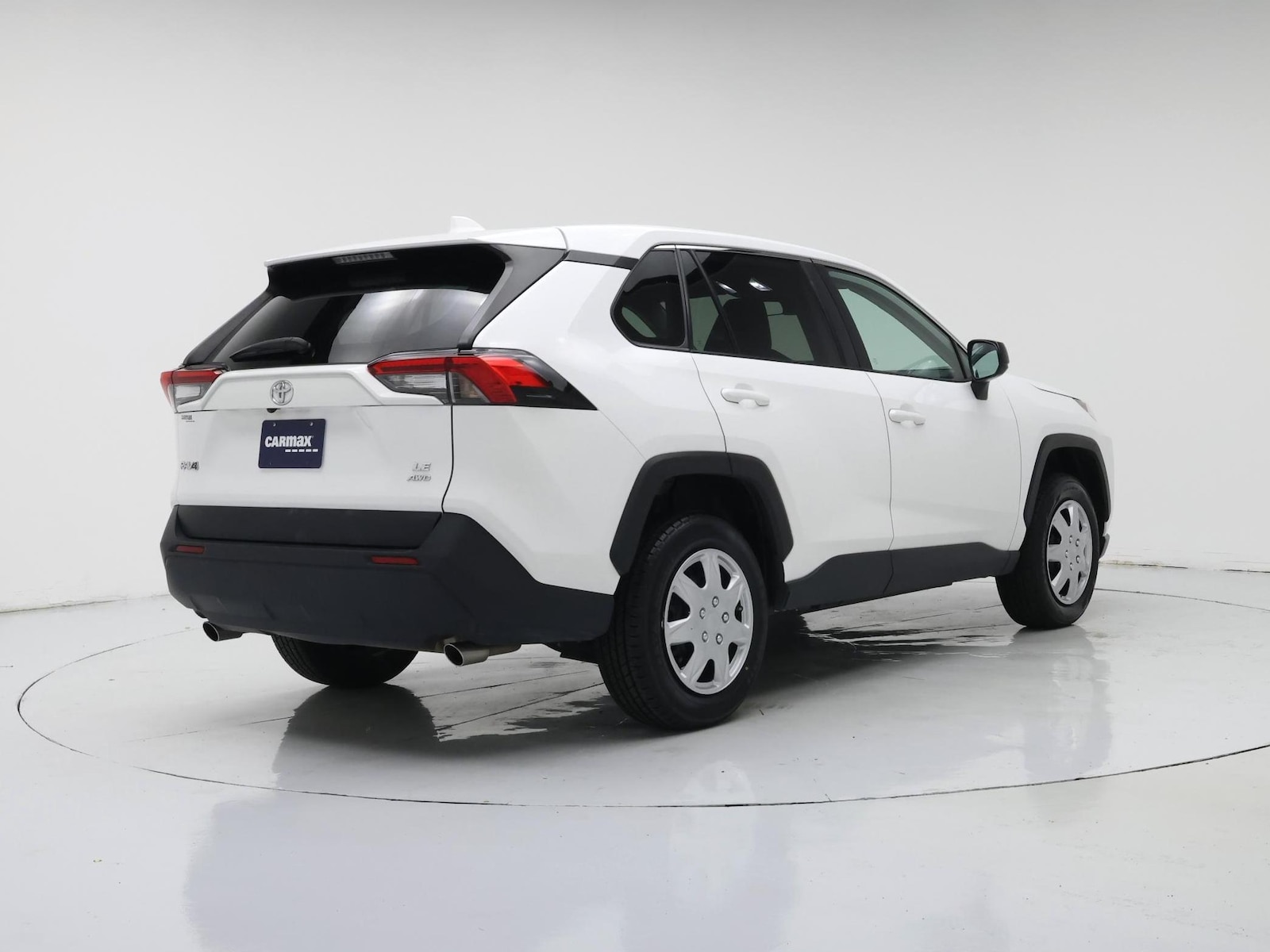 2025 Toyota RAV4 LE - Photo 9