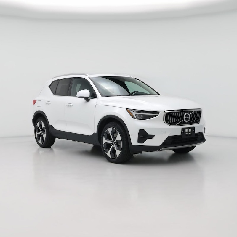 2025 Volvo XC40 B5 Plus Bright Theme