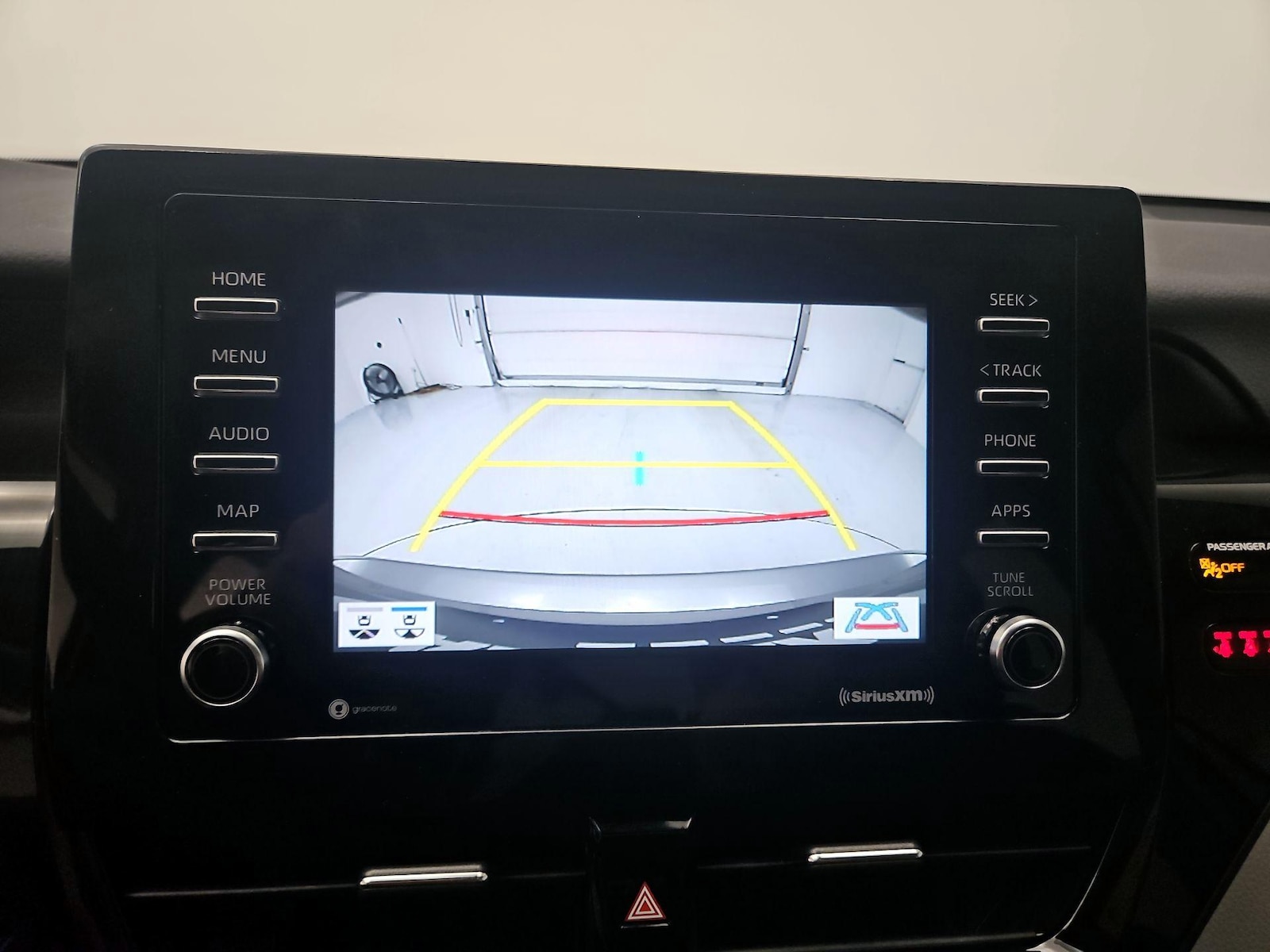 2021 Toyota Camry LE - Photo 16