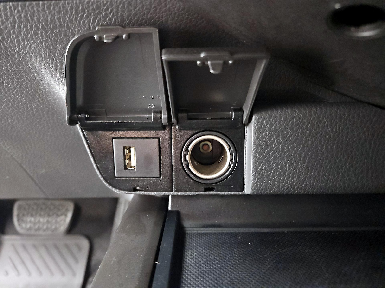 2021 Toyota Camry LE - Photo 20