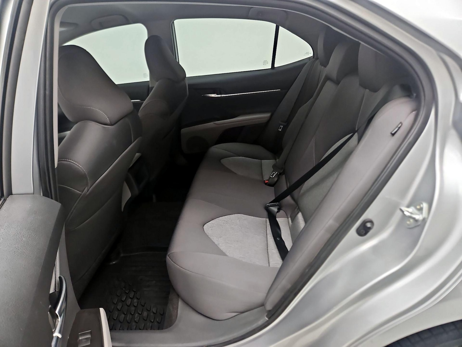 2021 Toyota Camry LE - Photo 21