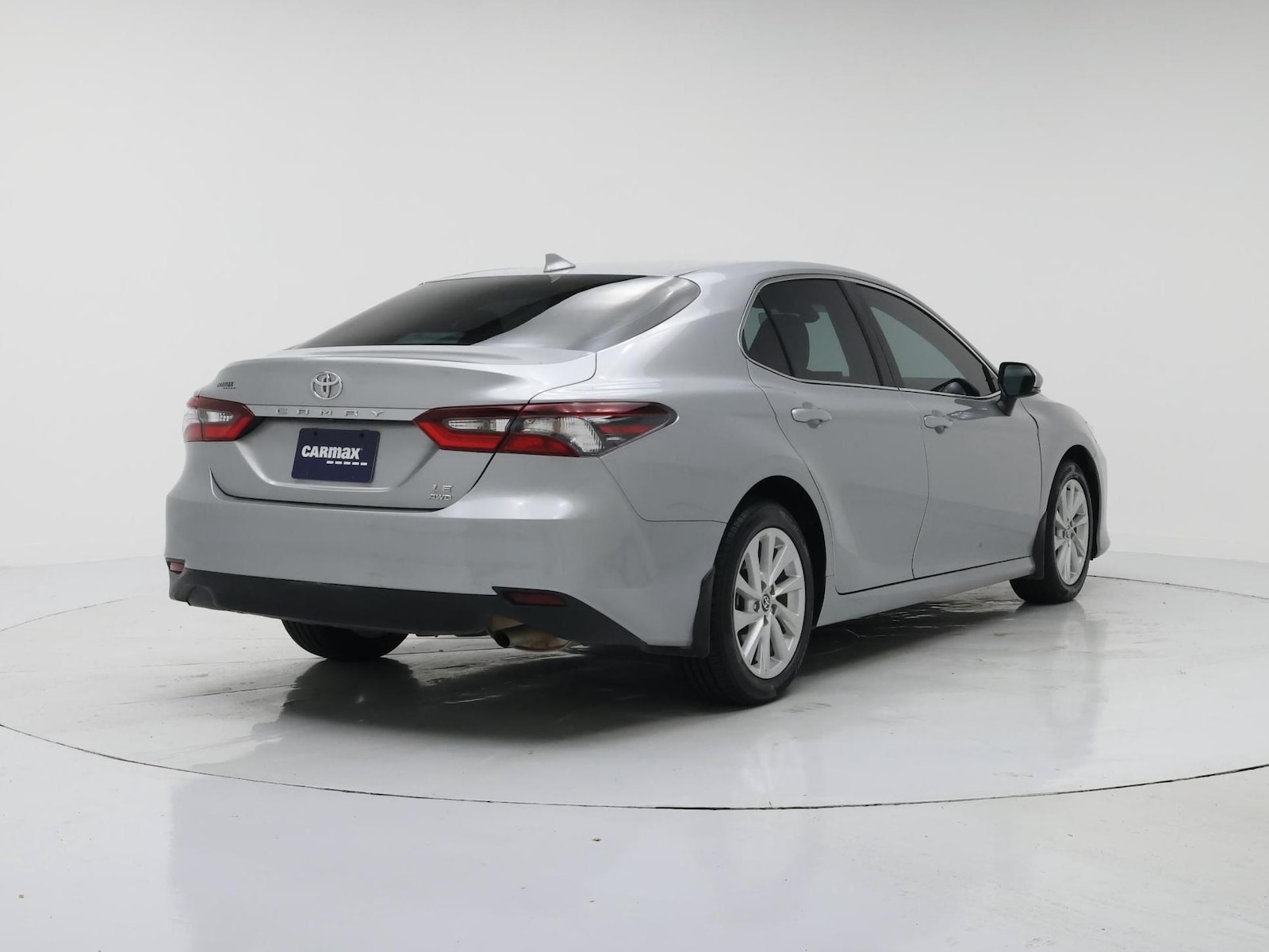 2021 Toyota Camry LE - Photo 9