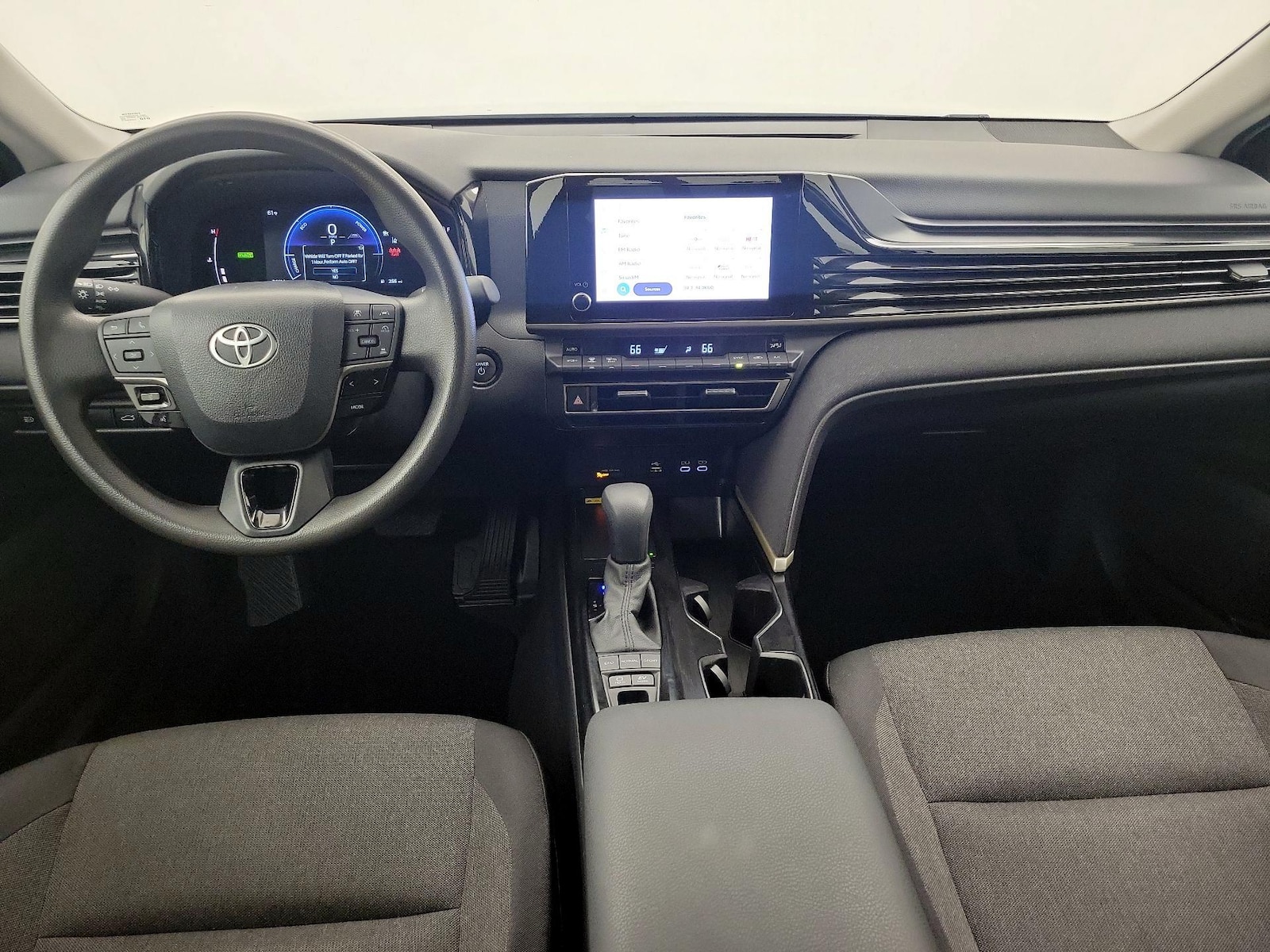2025 Toyota Camry LE - Photo 10