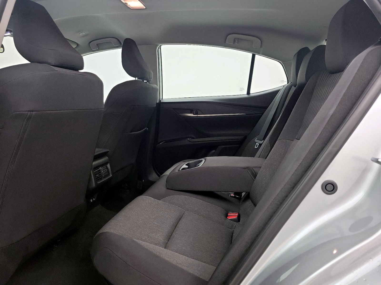 2025 Toyota Camry LE - Photo 20