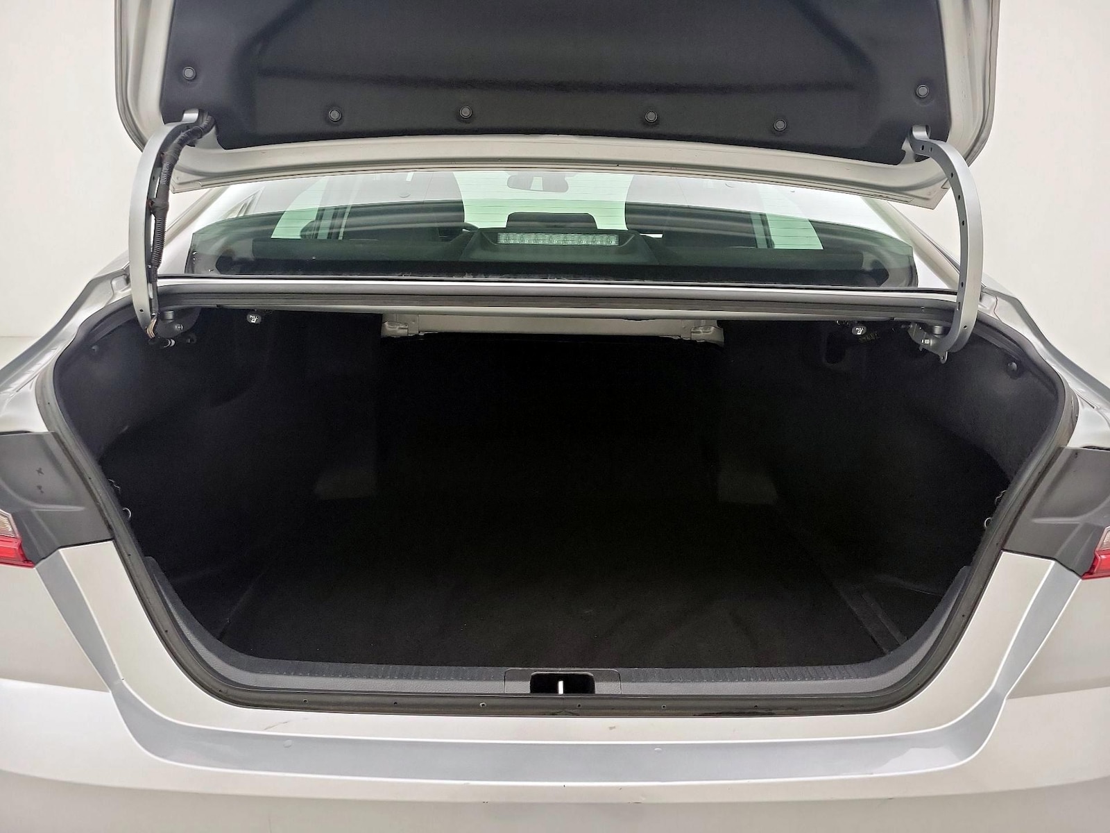 2025 Toyota Camry LE - Photo 21