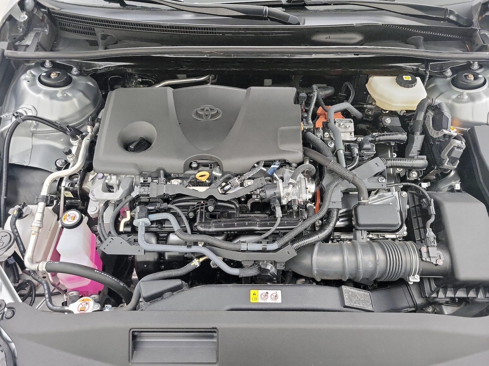 2025 Toyota Camry LE - Photo 23