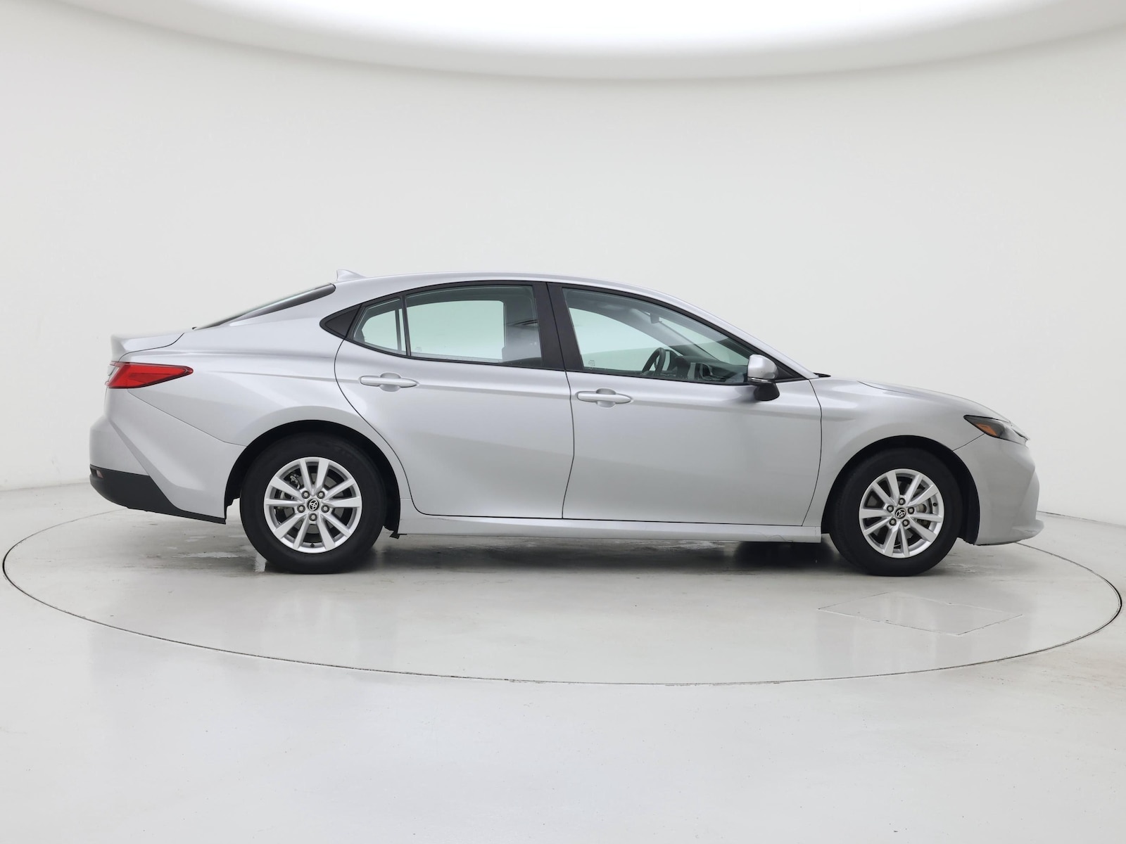 2025 Toyota Camry LE - Photo 8
