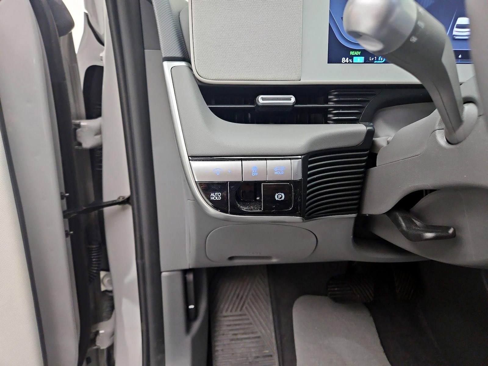 2024 Hyundai IONIQ 5 Limited - Photo 14