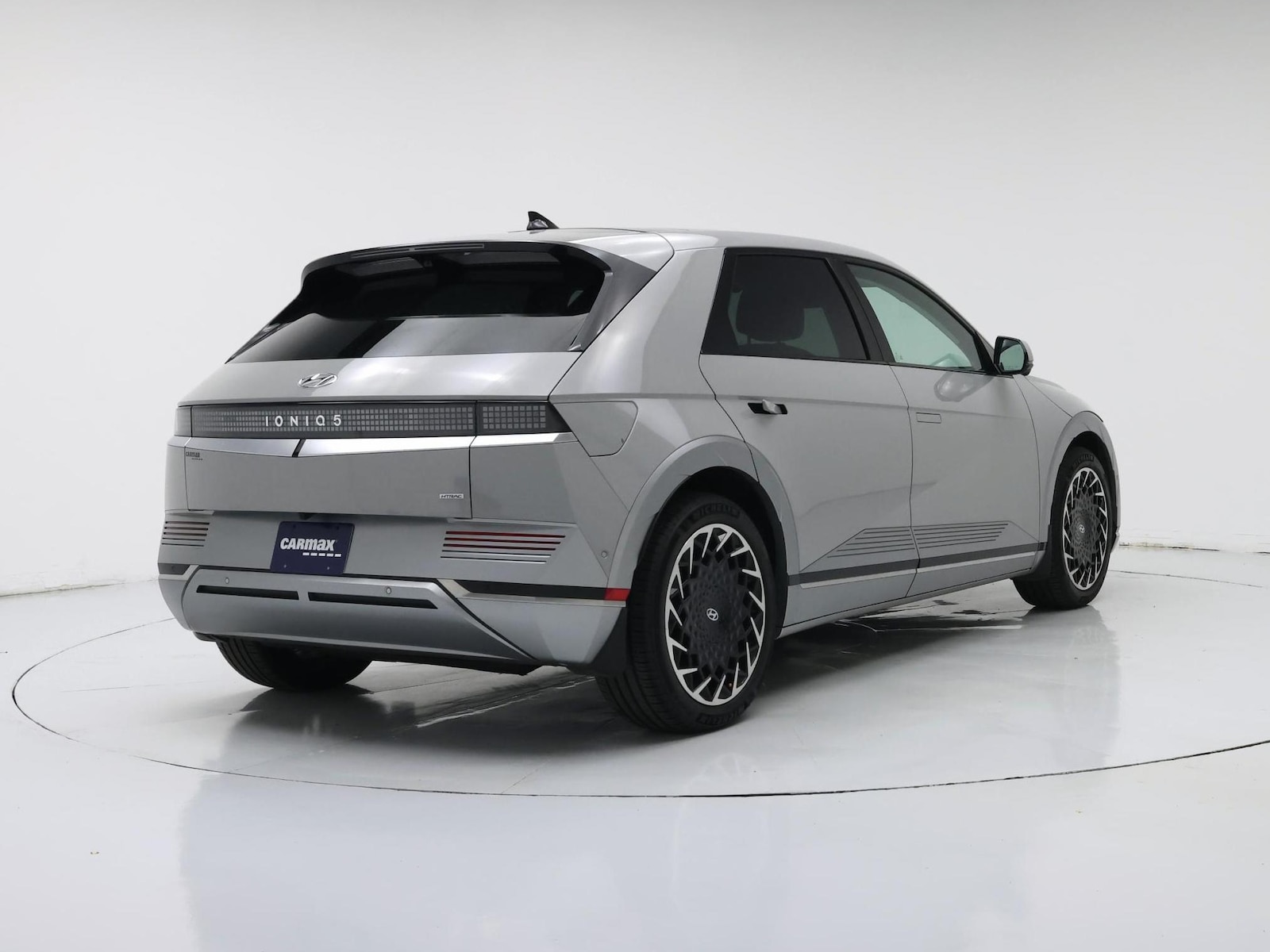 2024 Hyundai IONIQ 5 Limited - Photo 9