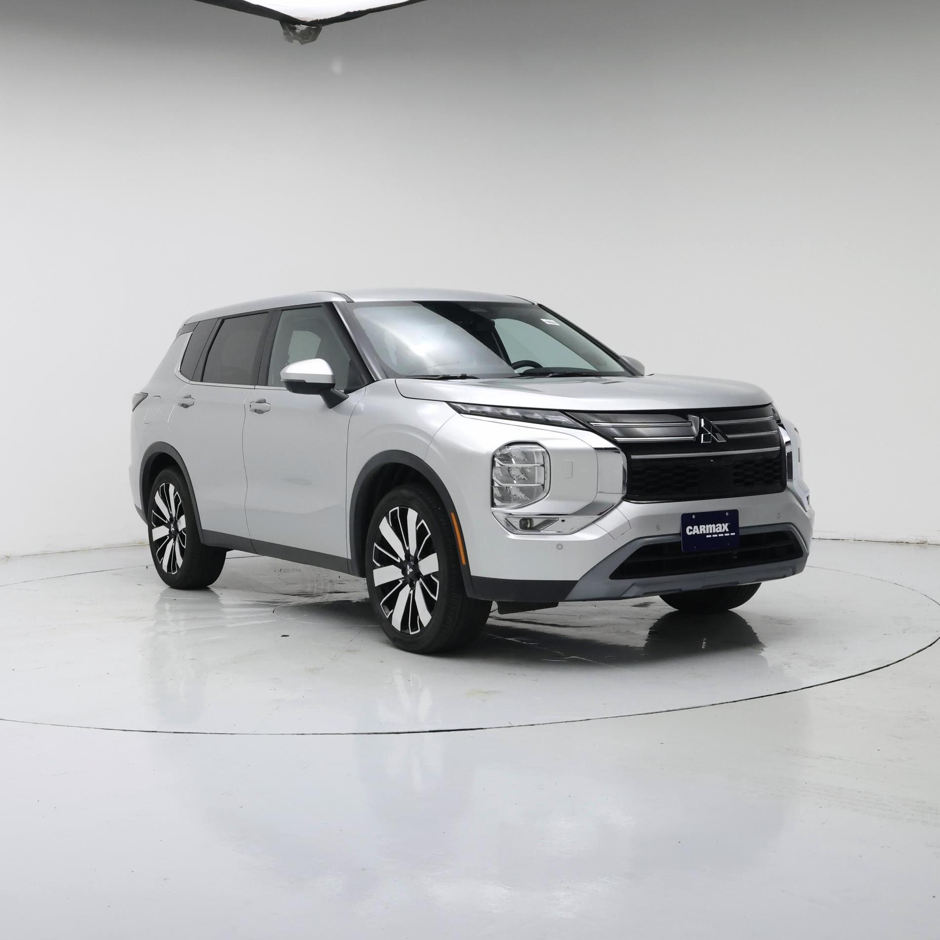 Gray 2025 Mitsubishi Outlander SUV / Crossover Front-Wheel Drive Automatic