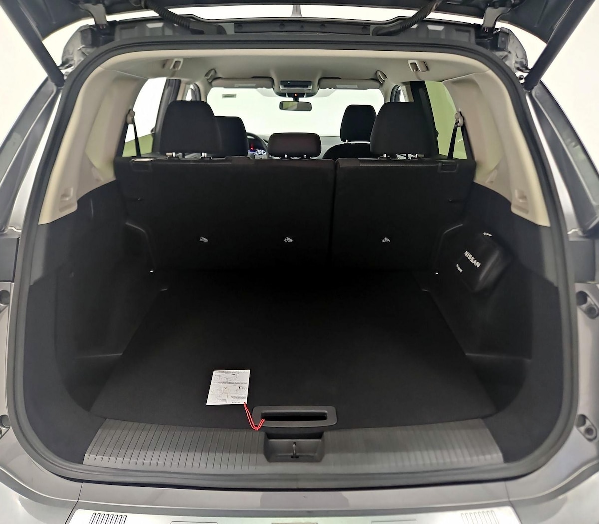Trunk/Cargo (Seats Up)