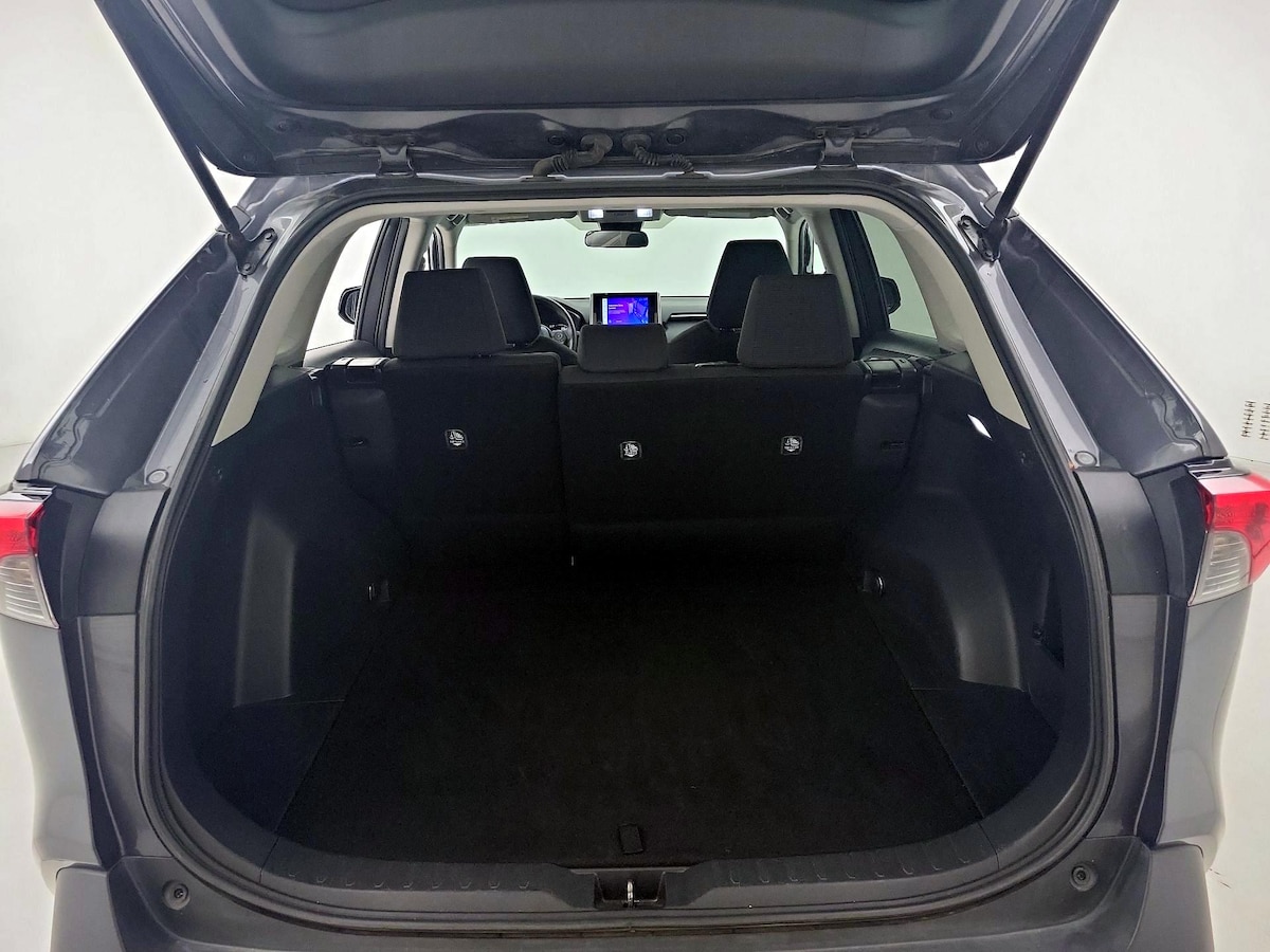 Trunk/Cargo (Seats Up)