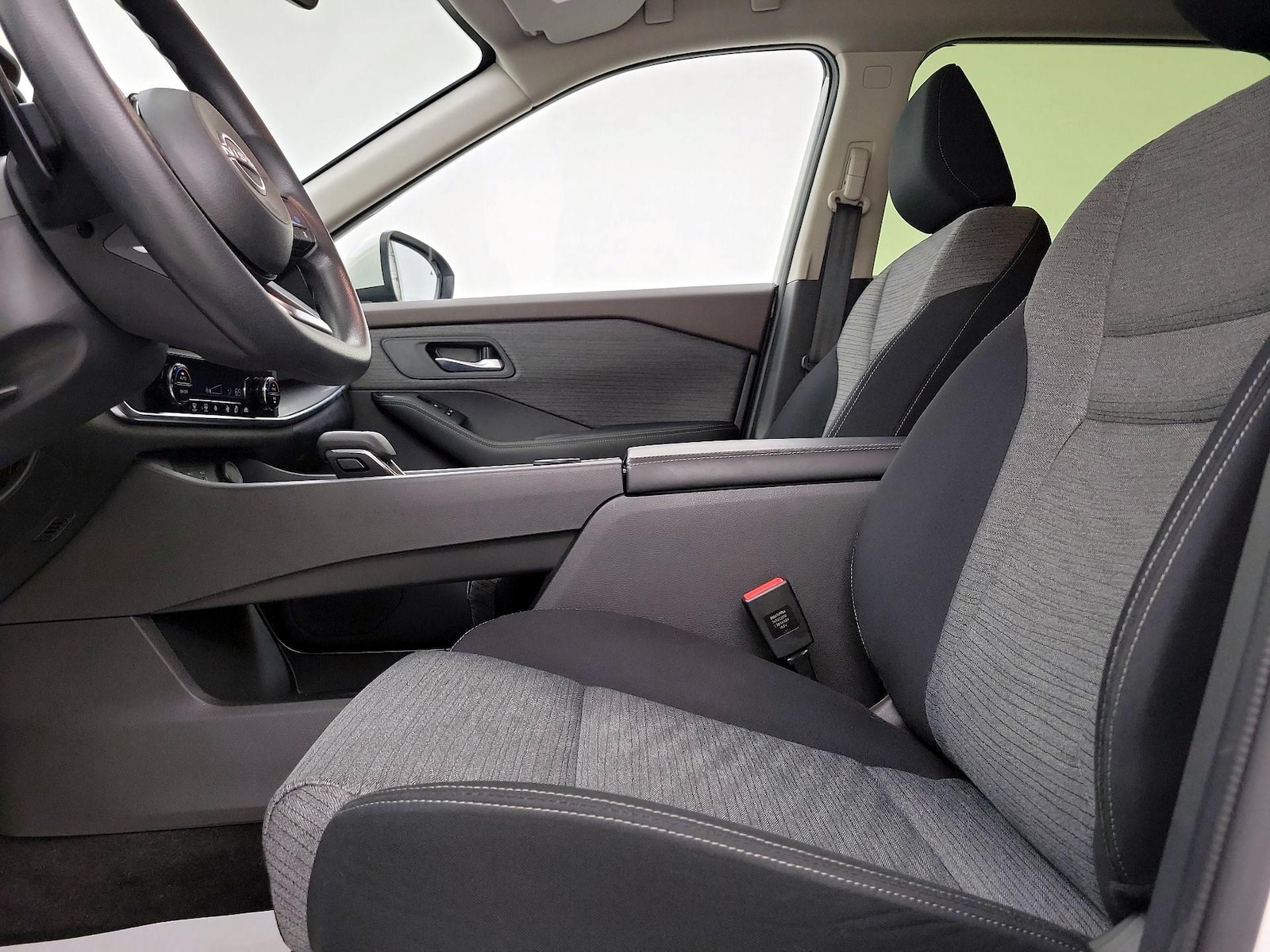 Power Seat(s) & Side Airbags