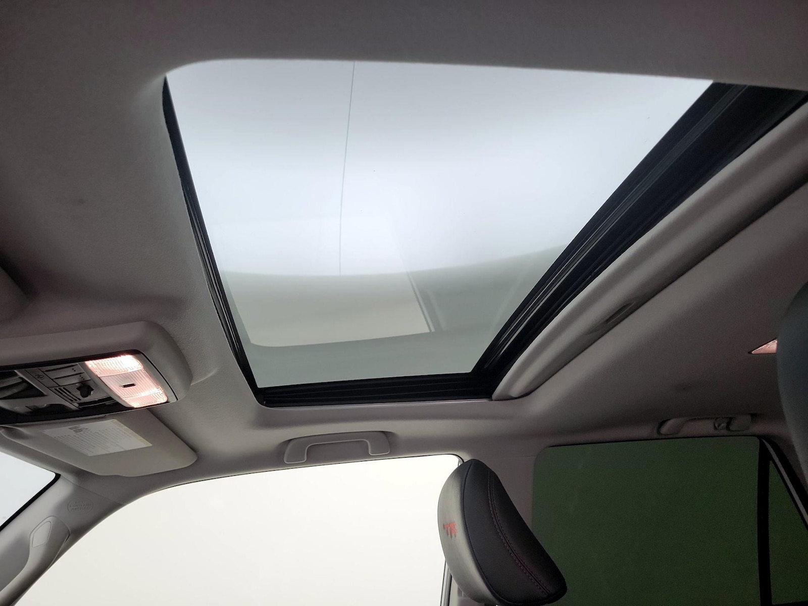 Sunroof(s) & Overhead Airbags