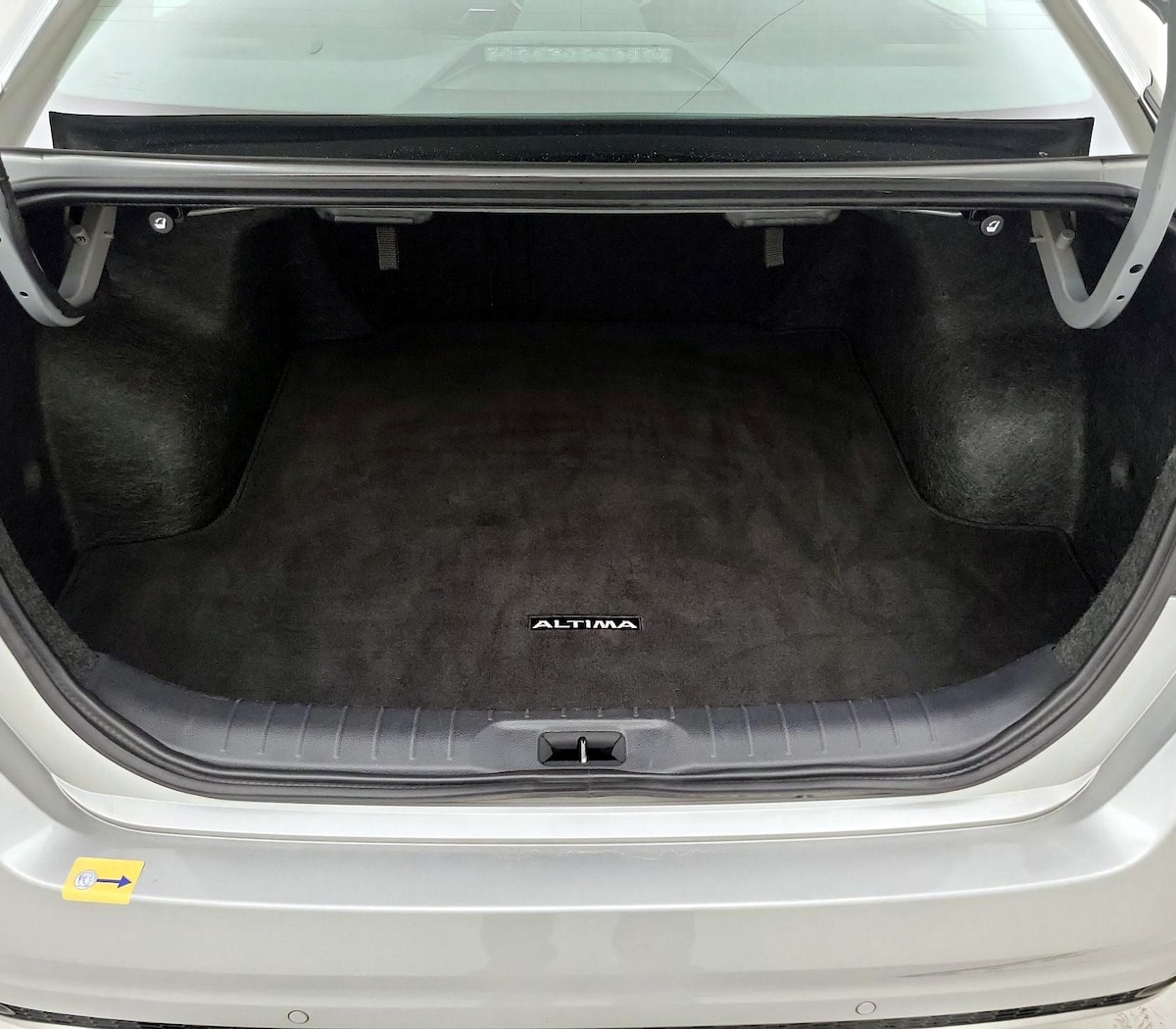 Trunk/Cargo (Seats Up)