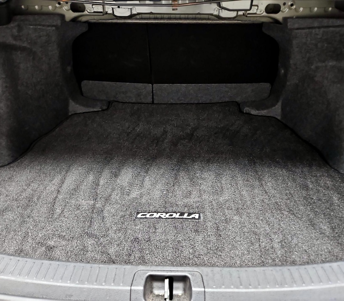 Trunk/Cargo (Seats Up)