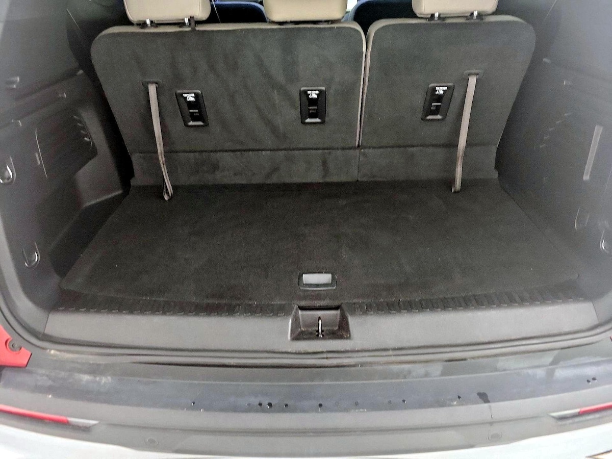 Trunk/Cargo (Seats Up)