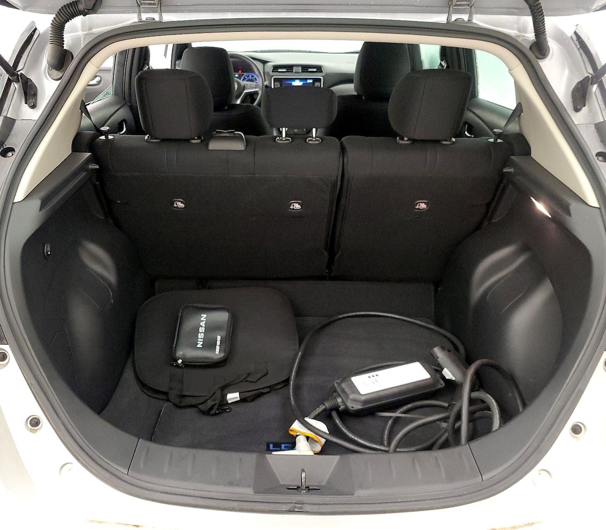 Trunk/Cargo (Seats Up)
