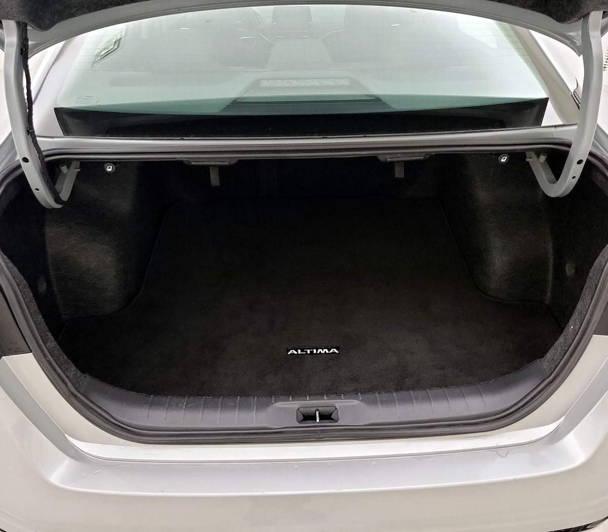 Trunk/Cargo (Seats Up)