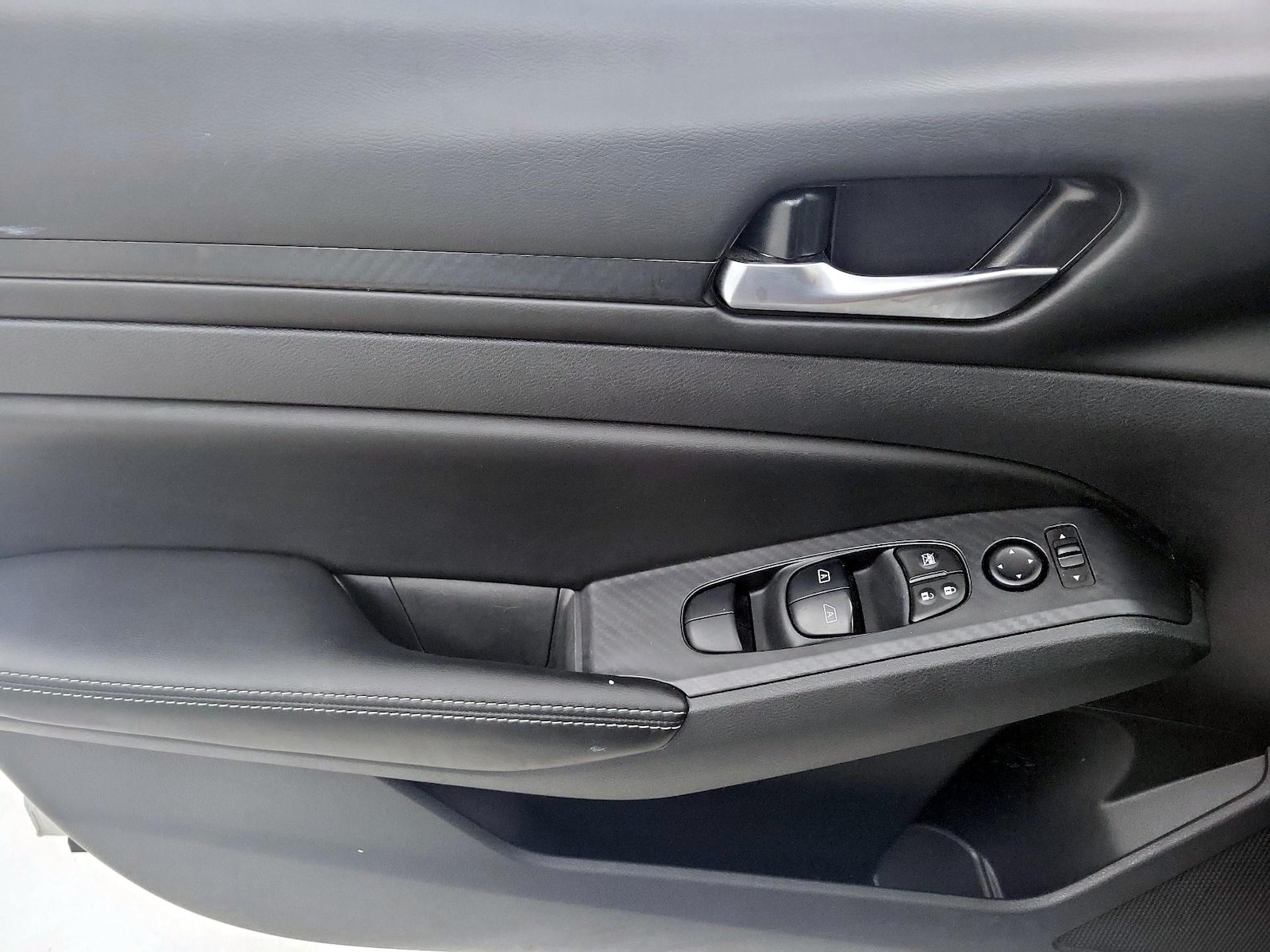 2025 Nissan Altima SV - Photo 11