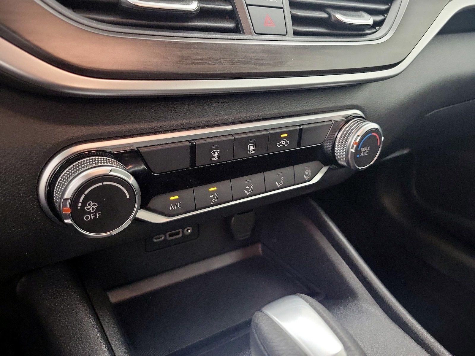 2025 Nissan Altima SV - Photo 15