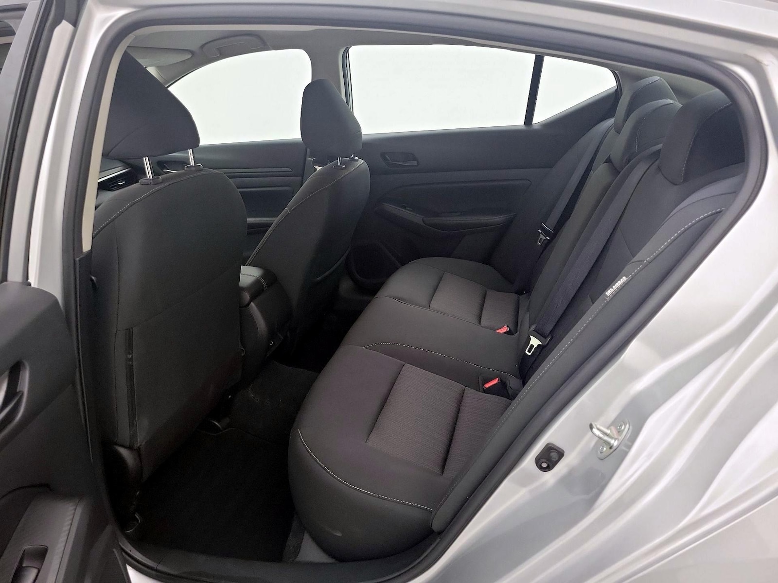 2025 Nissan Altima SV - Photo 18