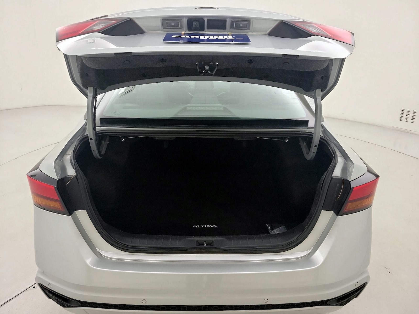2025 Nissan Altima SV - Photo 19