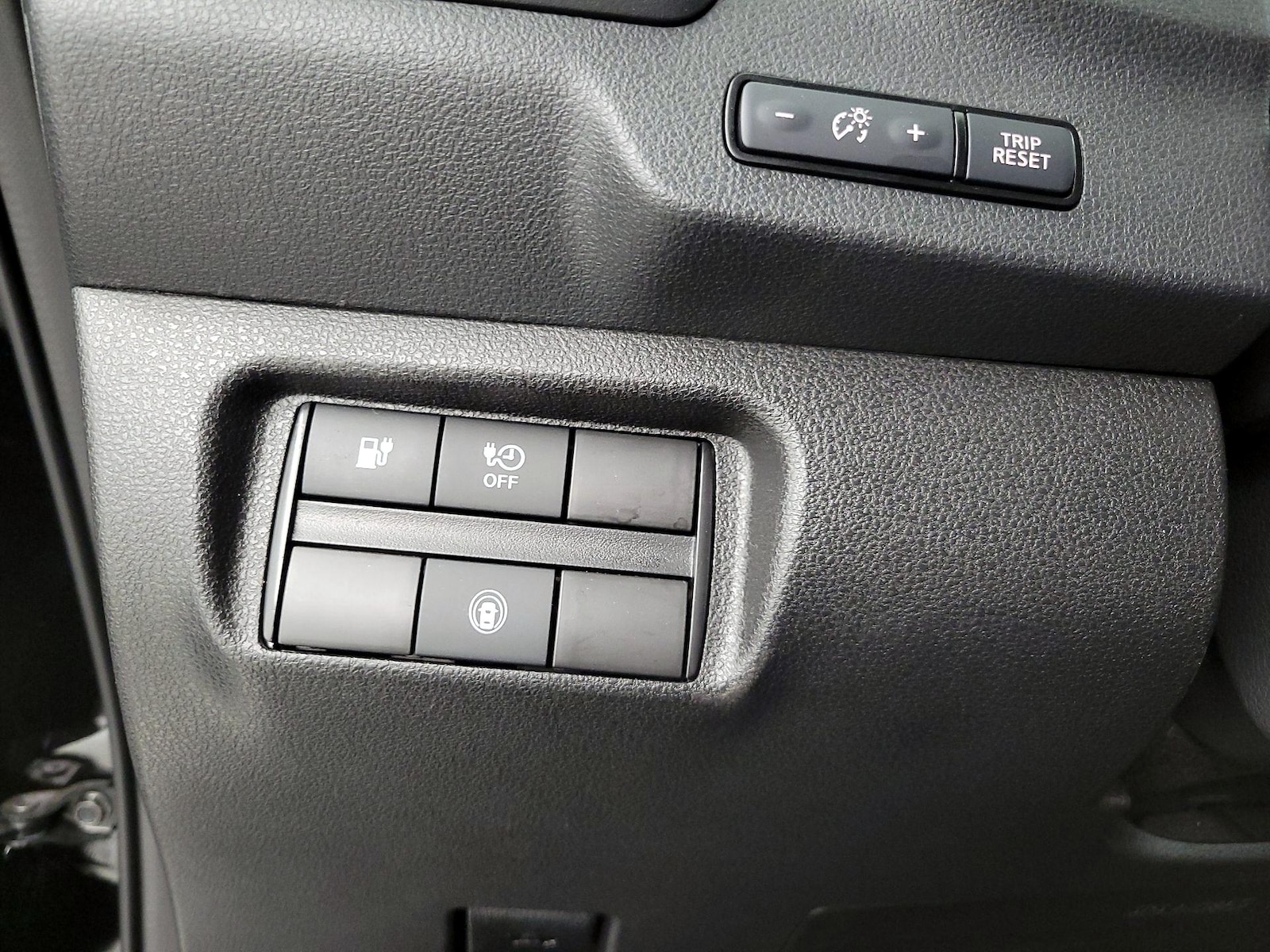 2025 Nissan Leaf S - Photo 14