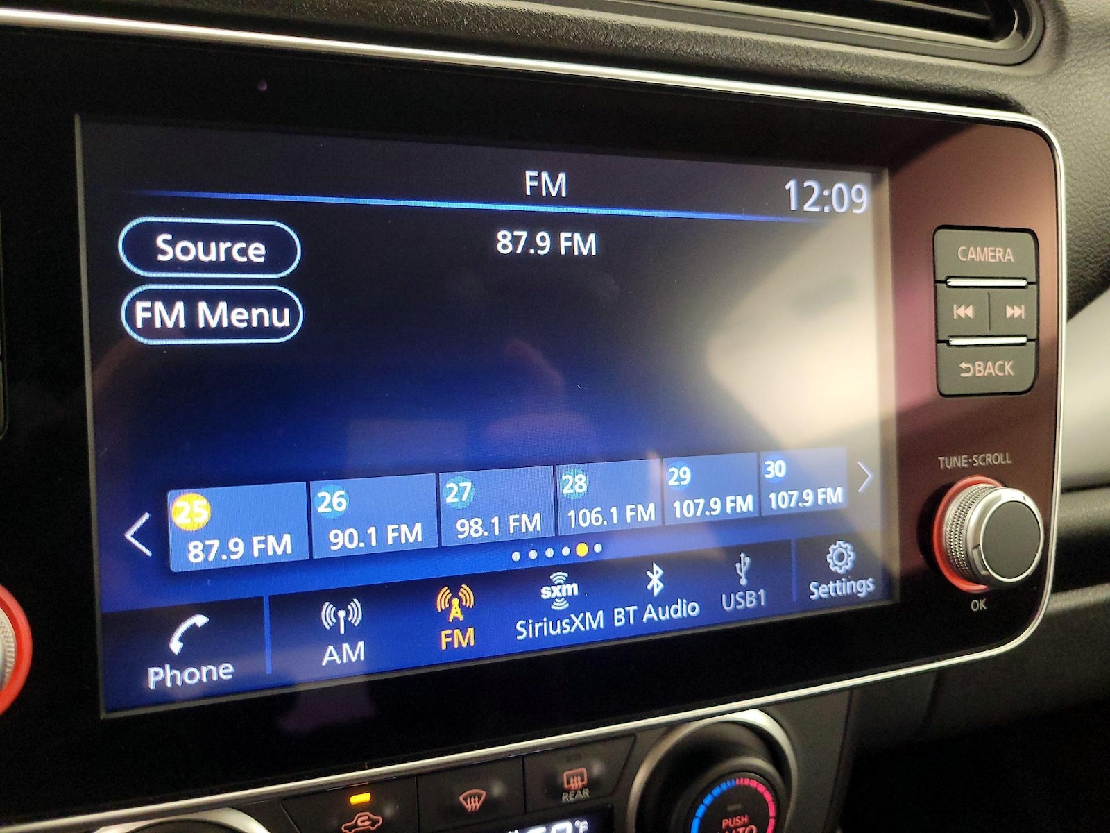 2025 Nissan Leaf S - Photo 16