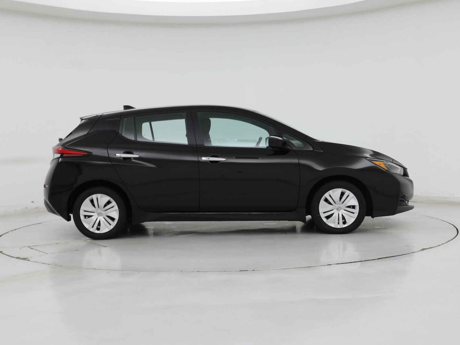 2025 Nissan Leaf S - Photo 8