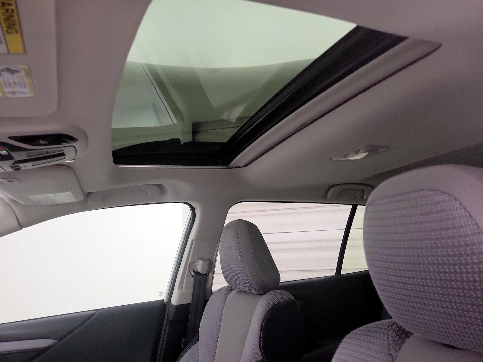 Sunroof(s) & Overhead Airbags