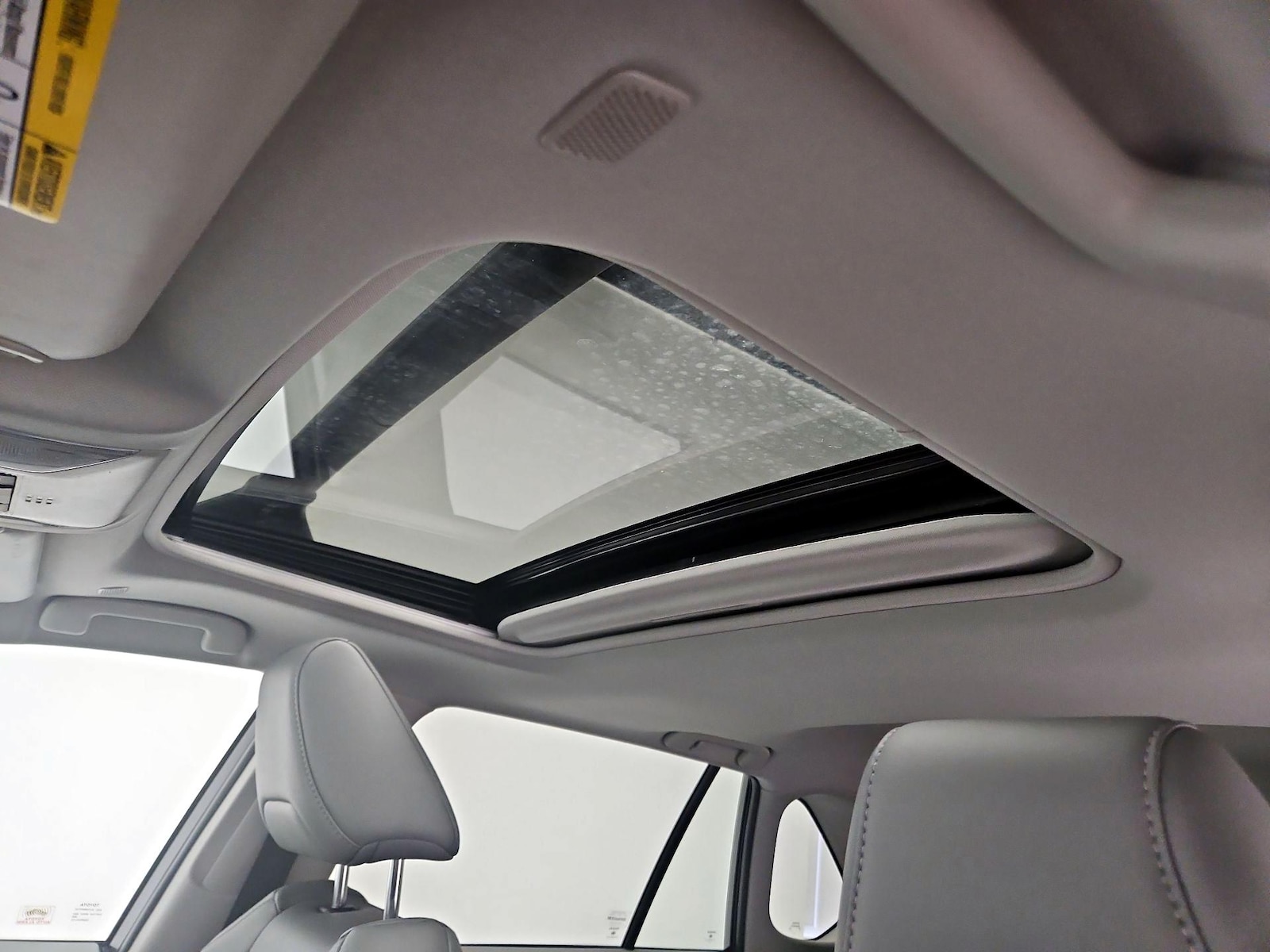 Sunroof(s) & Overhead Airbags