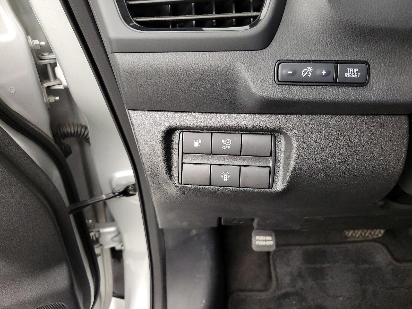 2025 Nissan Leaf S - Photo 14
