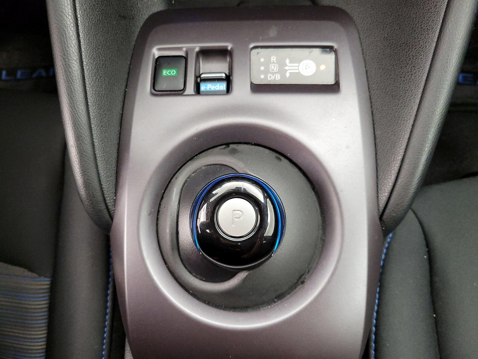 2025 Nissan Leaf S - Photo 18