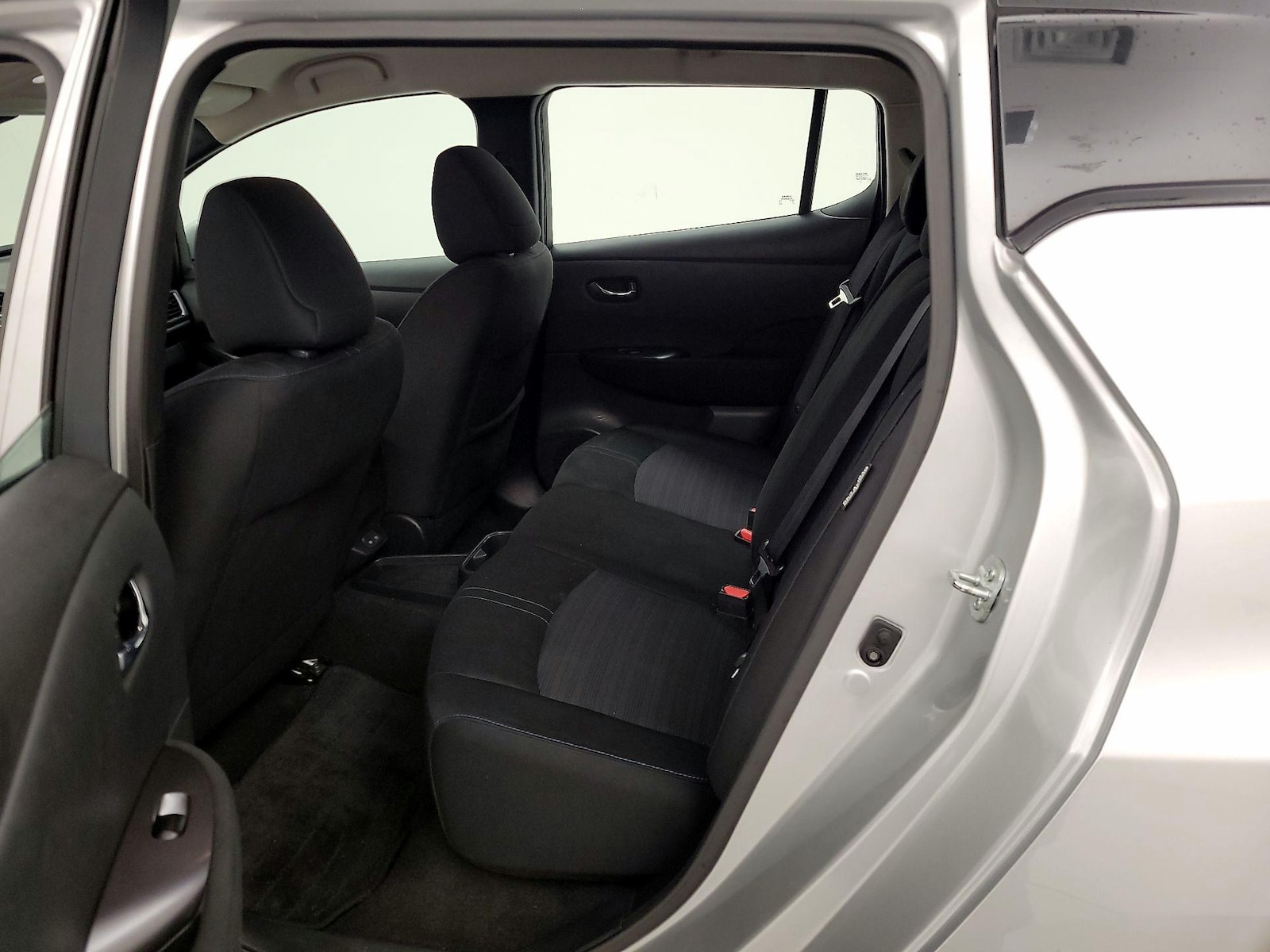 2025 Nissan Leaf S - Photo 20