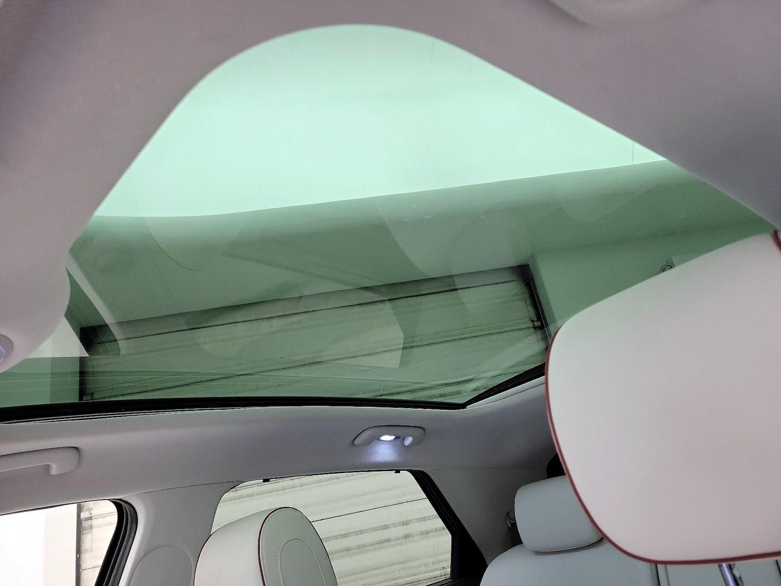 Skylight(s) & Overhead Airbags