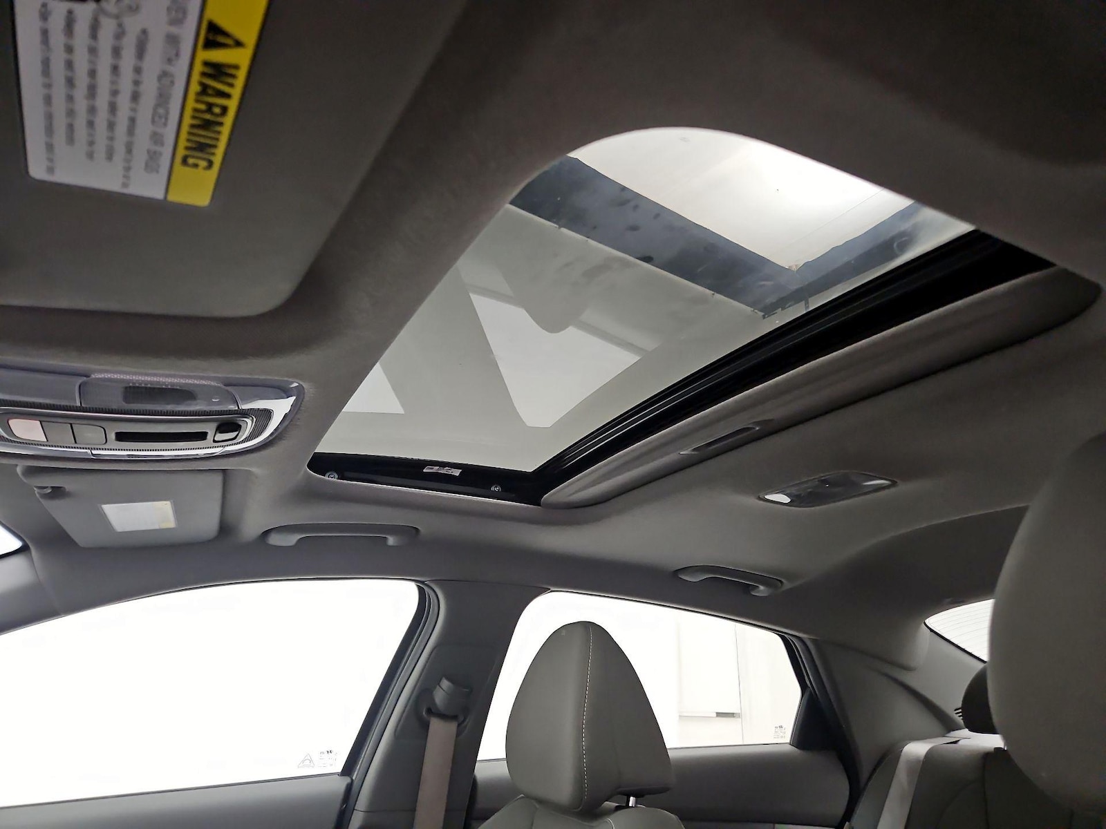 Sunroof(s) & Overhead Airbags