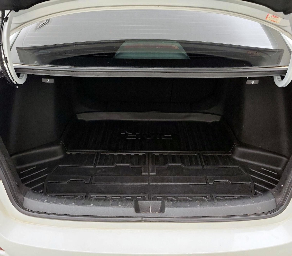 Trunk/Cargo (Seats Up)