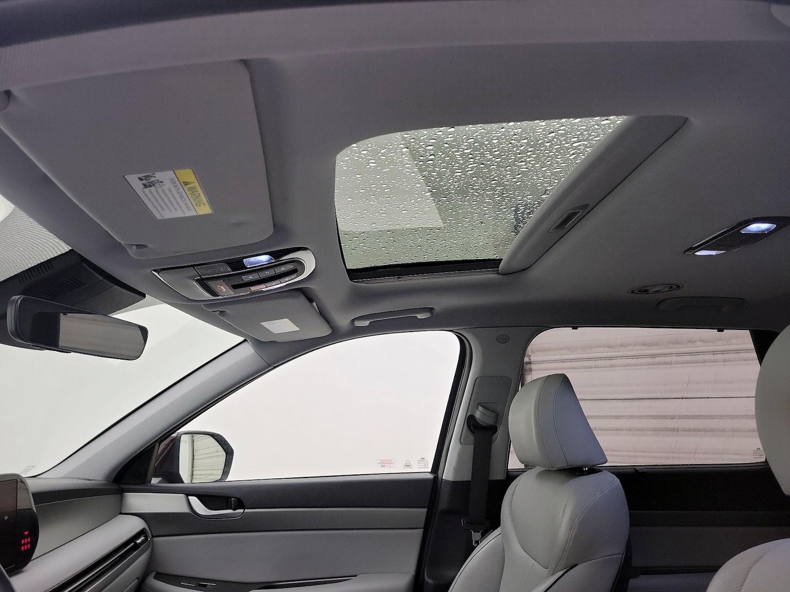 Sunroof(s) & Overhead Airbags