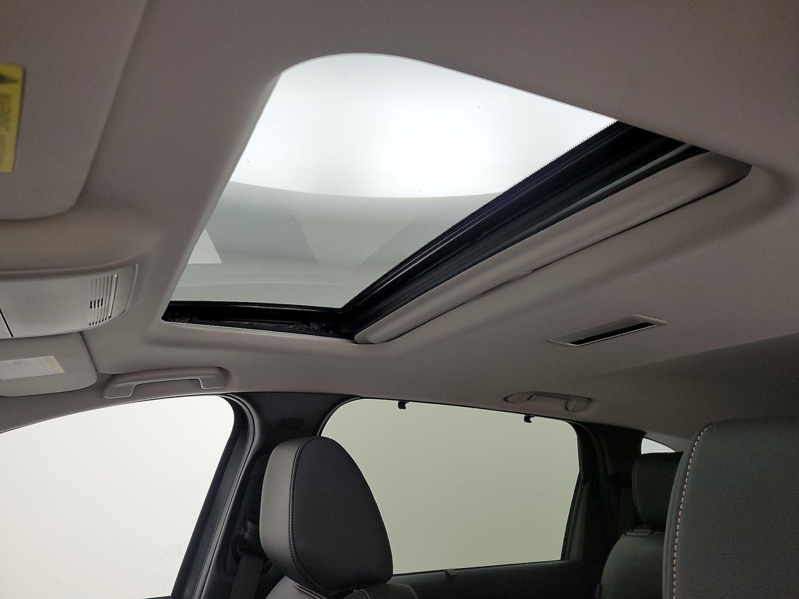 Sunroof(s) & Overhead Airbags